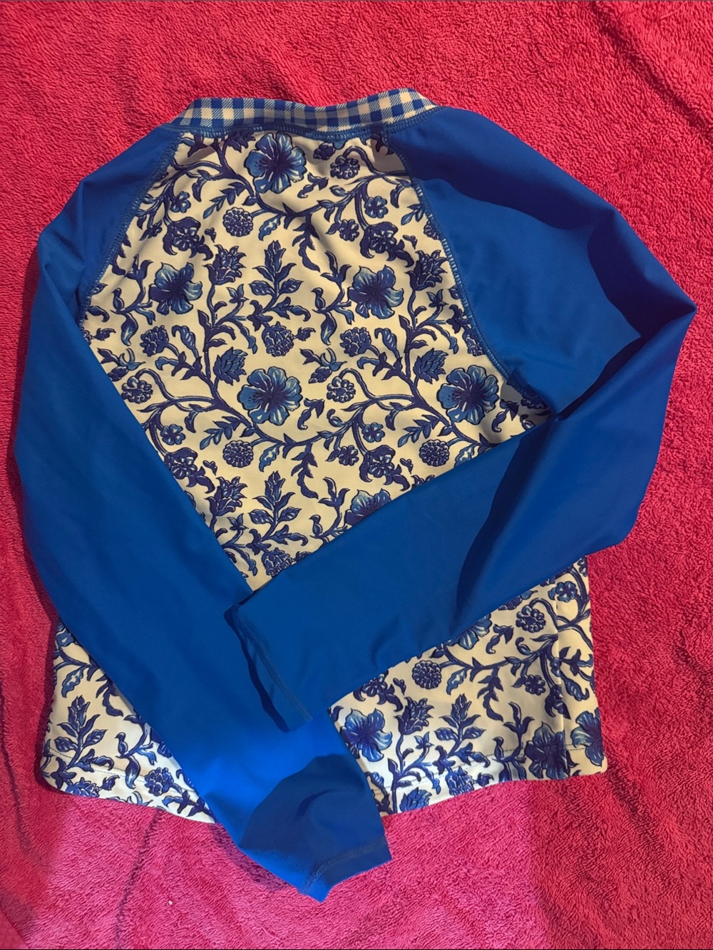 BUNDLE - Four (4) Kids Rash Guards - Picture 12 of 13